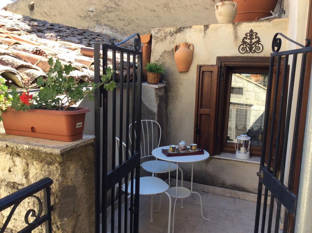 La Casa Del Pittore Di Petralia Petralia Soprana Værelse billede